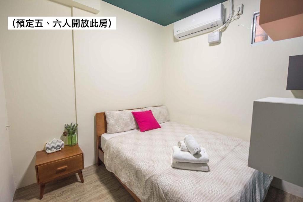 Small Bridge Good Home Tainan Exterior foto