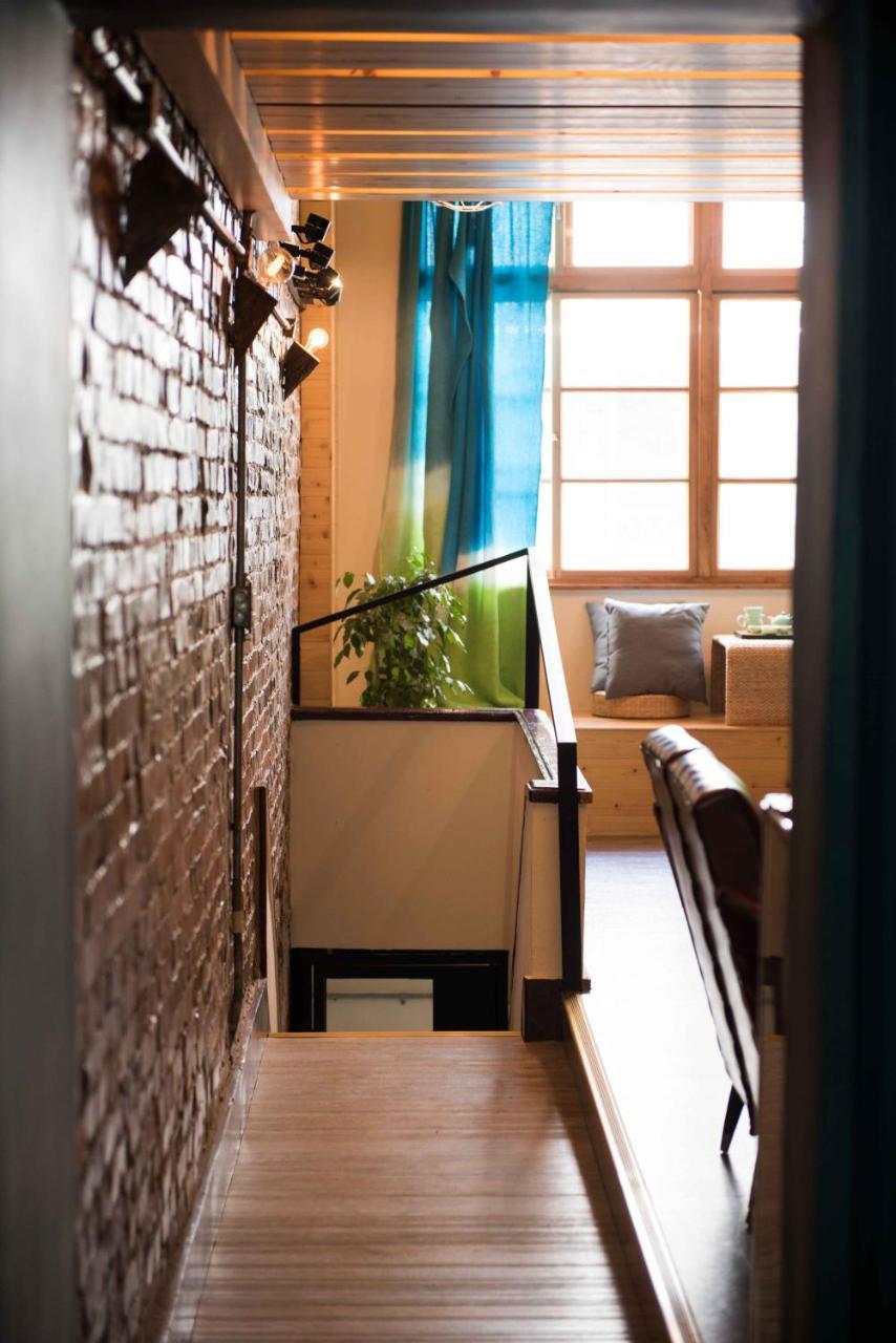 Small Bridge Good Home Tainan Exterior foto